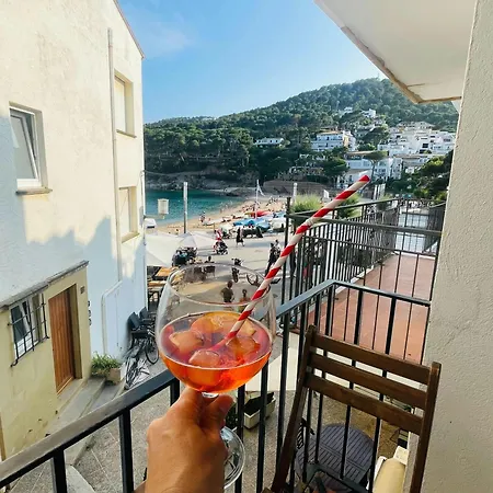 Tamariu Beach 1: Beachfront Home With Wifi Views טאמאריו