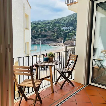 1- Beachfront With Wifi Views