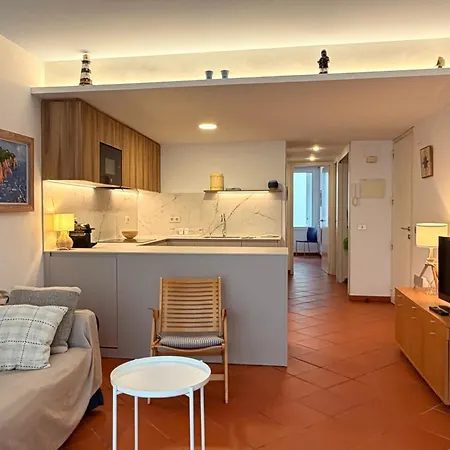 1- Beachfront With Wifi Views